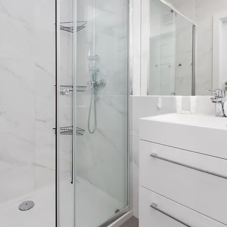 9th Floor And Grey In Brzezno With Two Bedrooms And Parking By Renters Apartment *