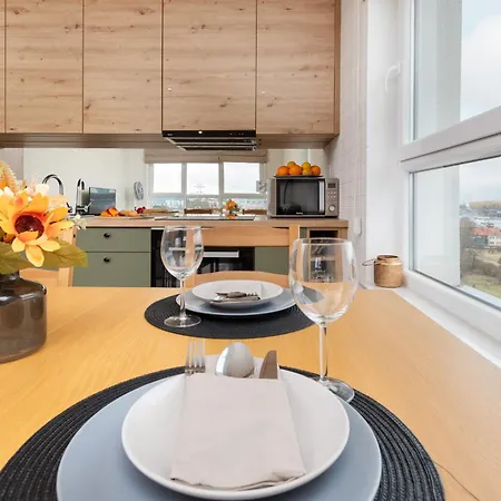 9th Floor And Grey In Brzezno With Two Bedrooms And Parking By Renters アパート